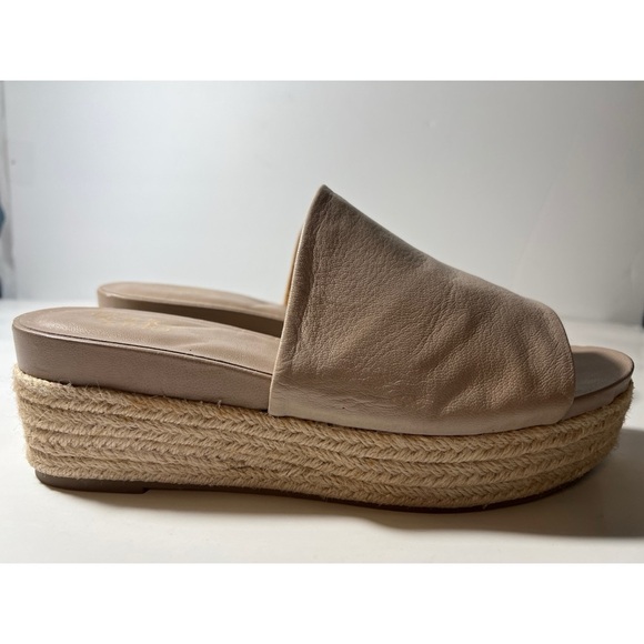 Franco Sarto Women's Tan Slide Sandals - Picture 5 of 8